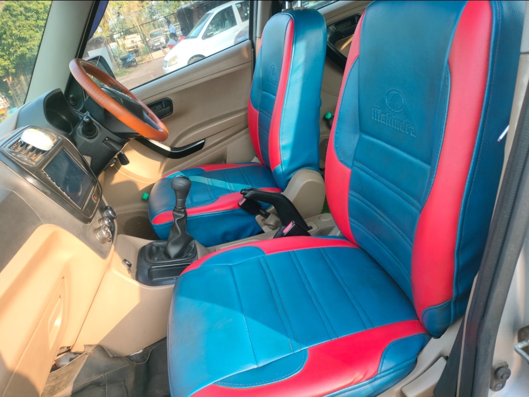 TUV300 image 16 TUV300 image 16