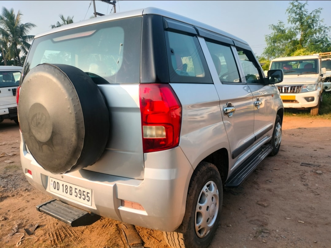 TUV300 image 5 TUV300 image 5