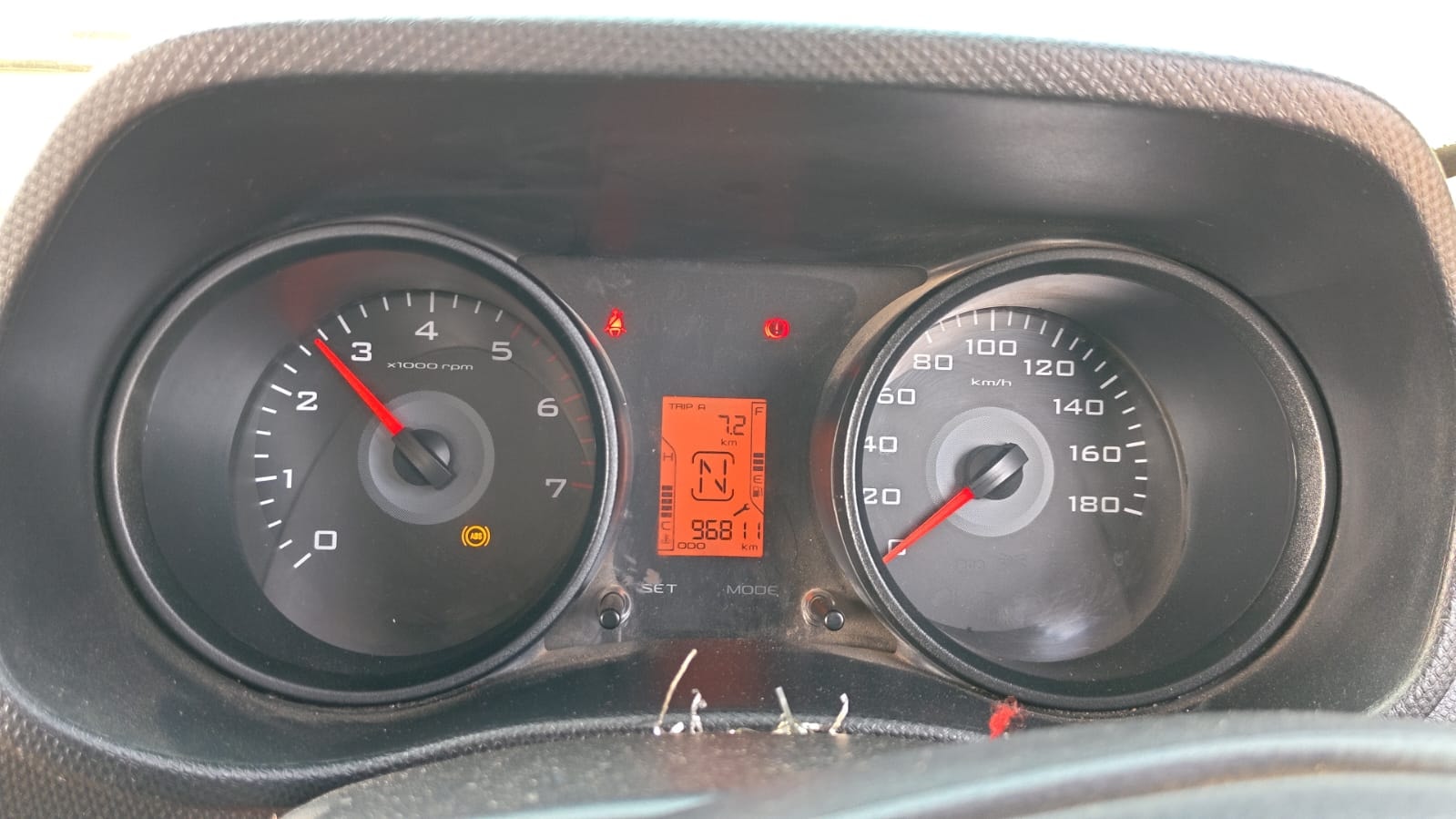 TUV300 image 11 TUV300 image 11