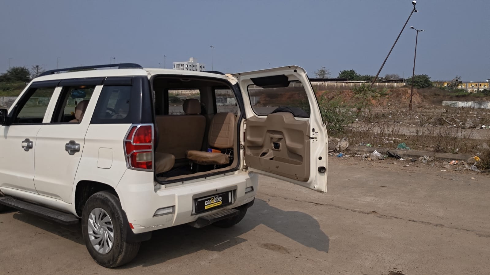 TUV300 image 10 TUV300 image 10