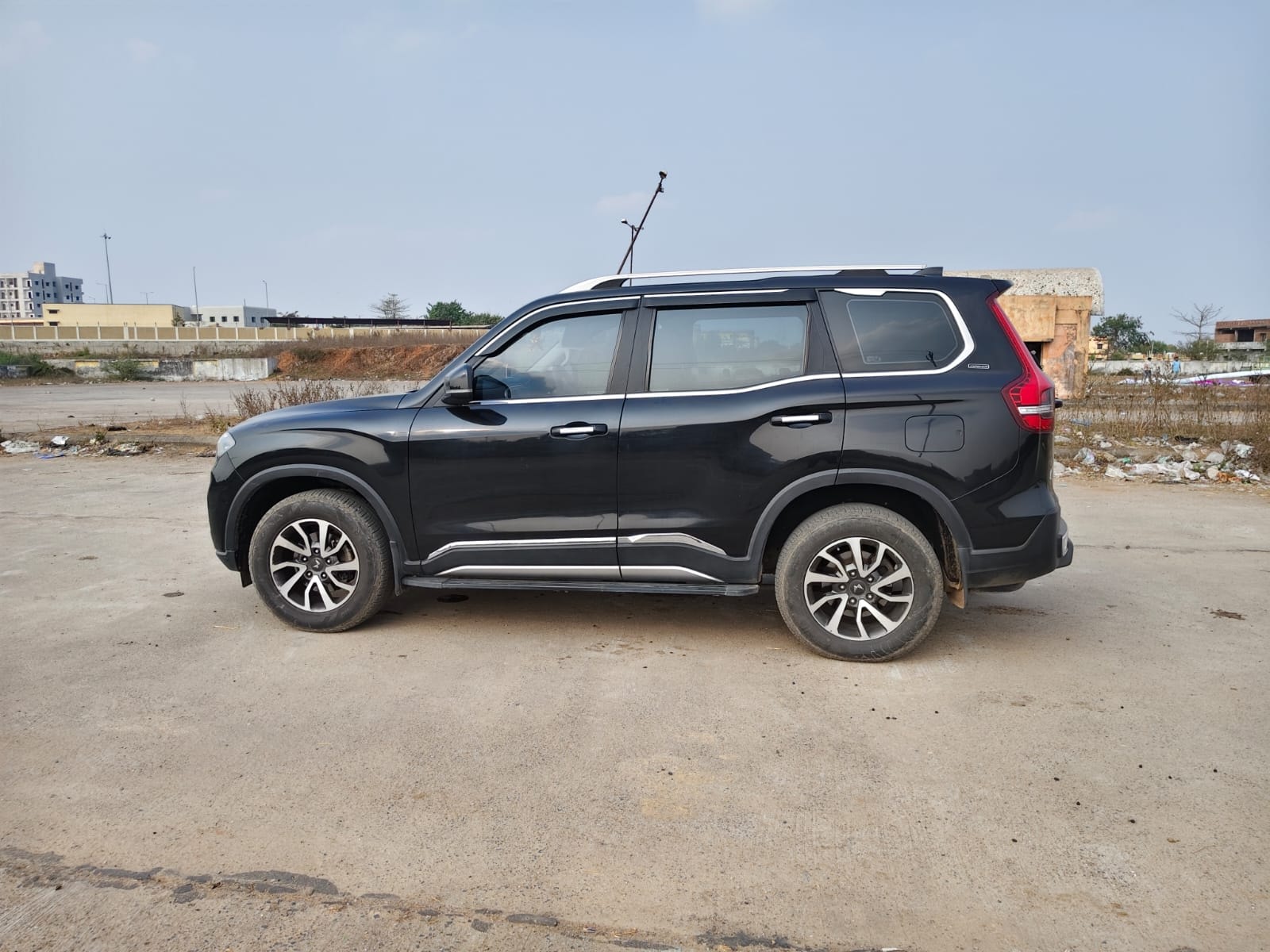 Scorpio-N image 2 Scorpio-N image 2