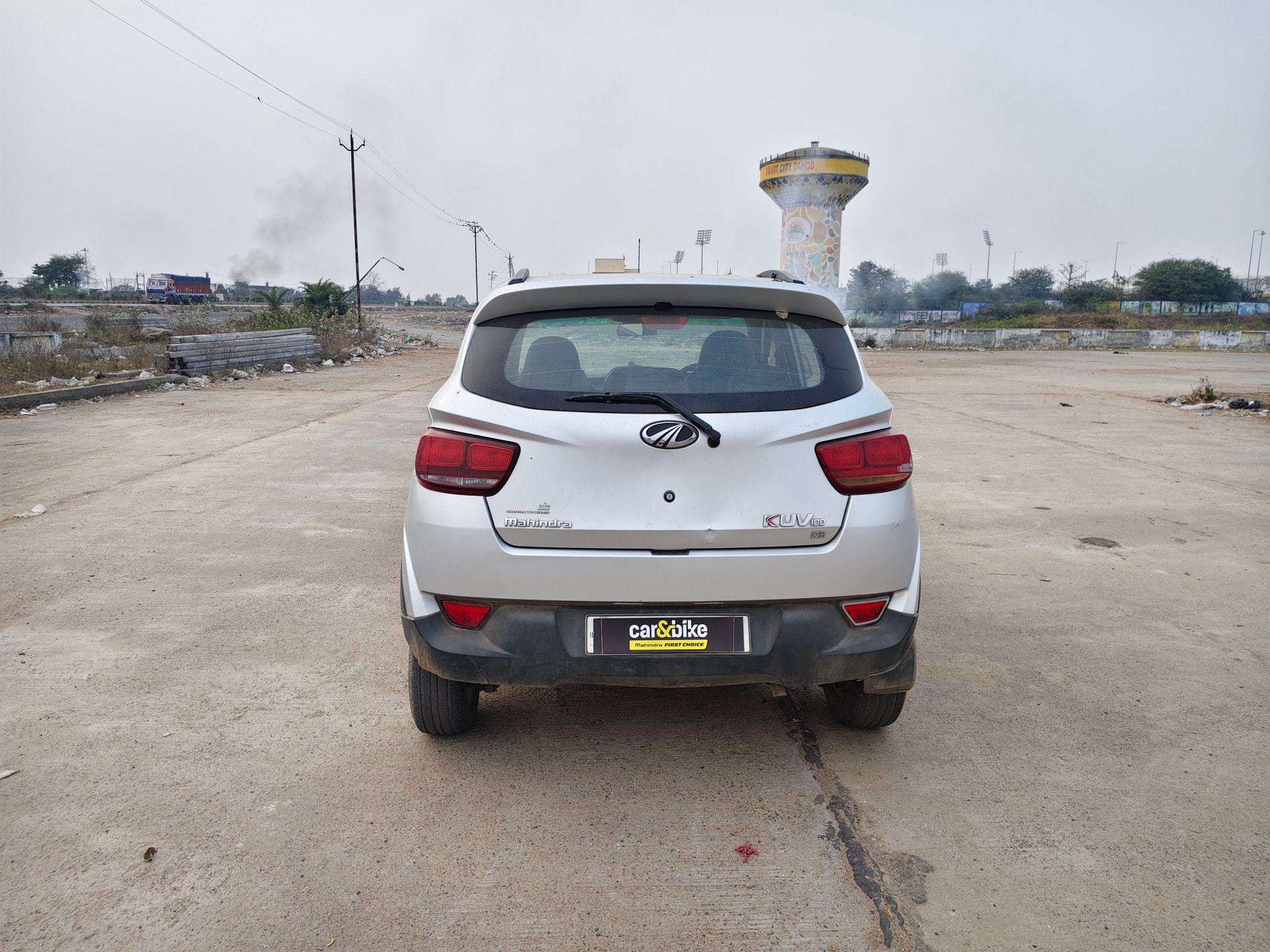 KUV100 image 4 KUV100 image 4