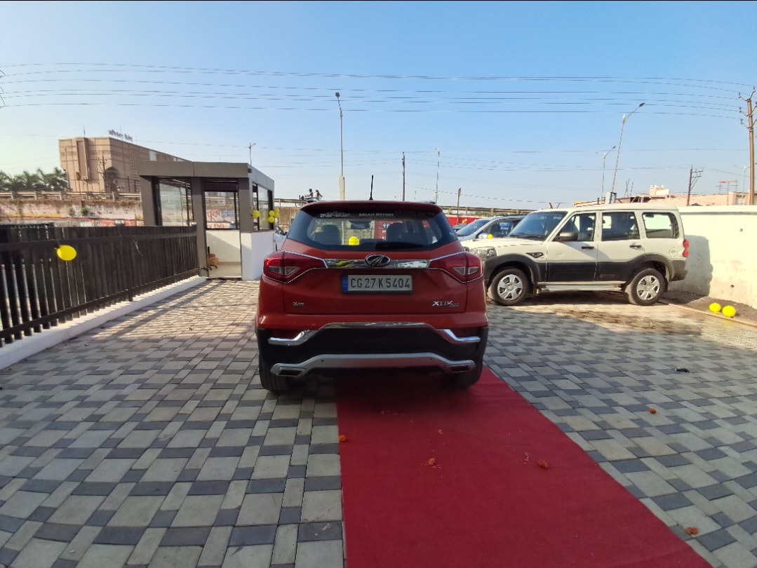 XUV300 image 4 XUV300 image 4