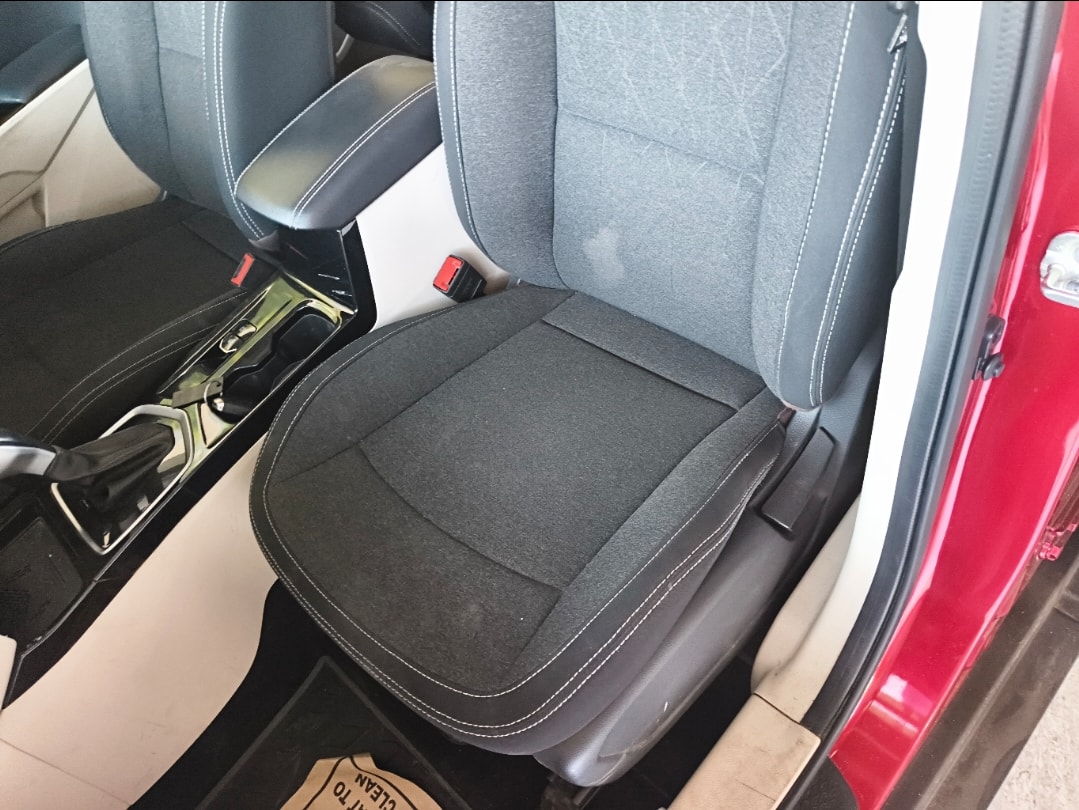 XUV 3XO image 14 XUV 3XO image 14