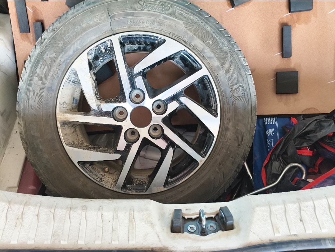 XUV 3XO image 9 XUV 3XO image 9