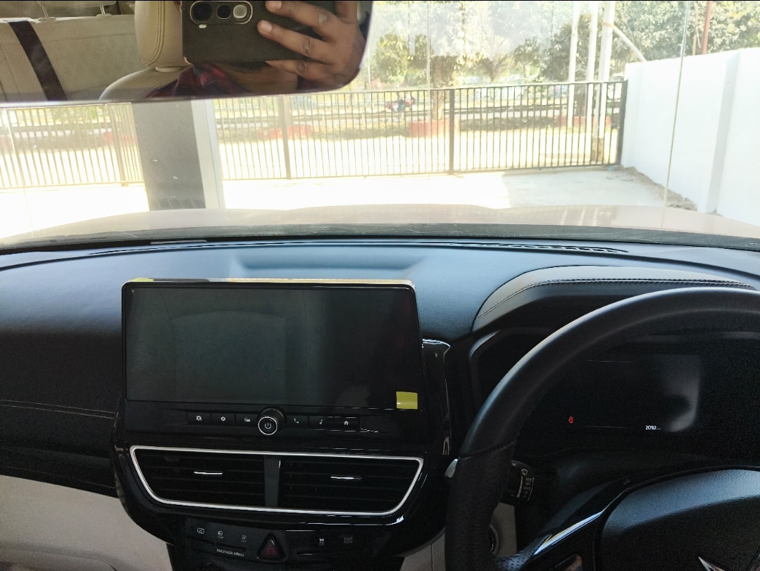 XUV 3XO image 11 XUV 3XO image 11