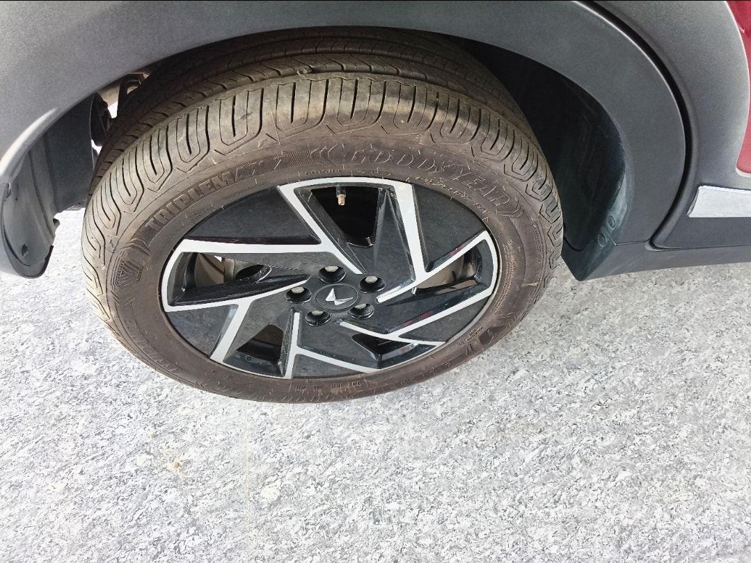 XUV 3XO image 8 XUV 3XO image 8