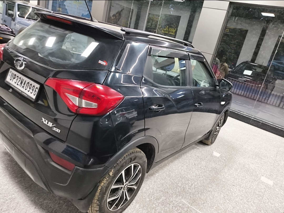 Used 2022 Mahindra XUV300 Used 2022 Mahindra XUV300