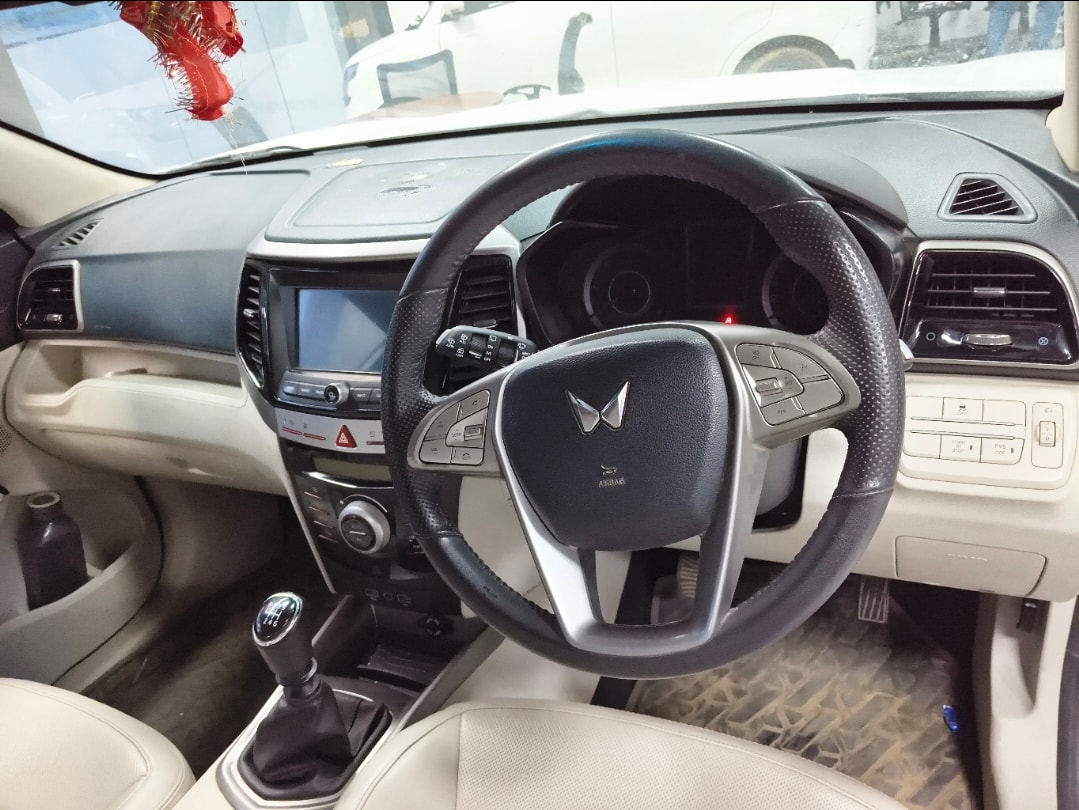 Used 2023 Mahindra XUV300 Used 2023 Mahindra XUV300