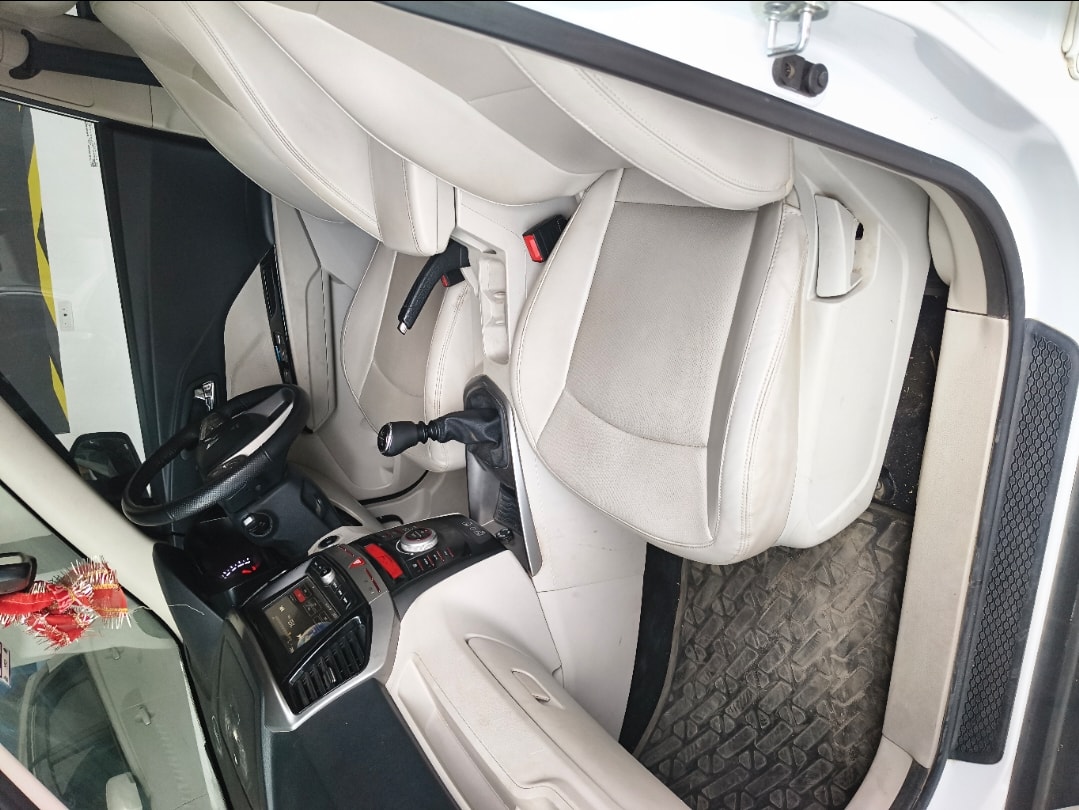 XUV300 image 15 XUV300 image 15