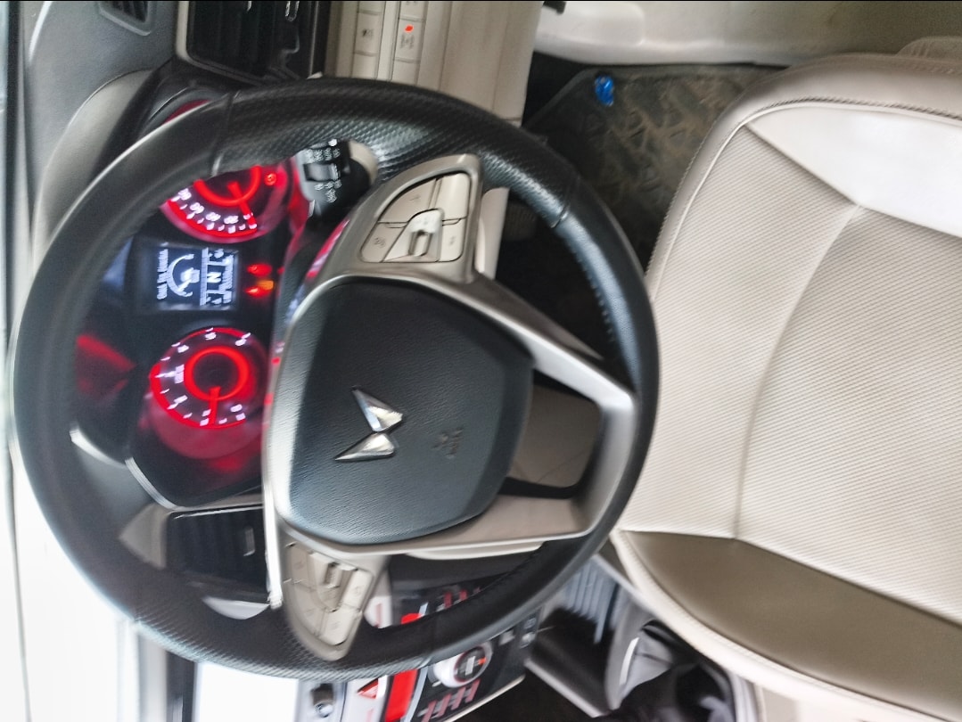 XUV300 image 12 XUV300 image 12