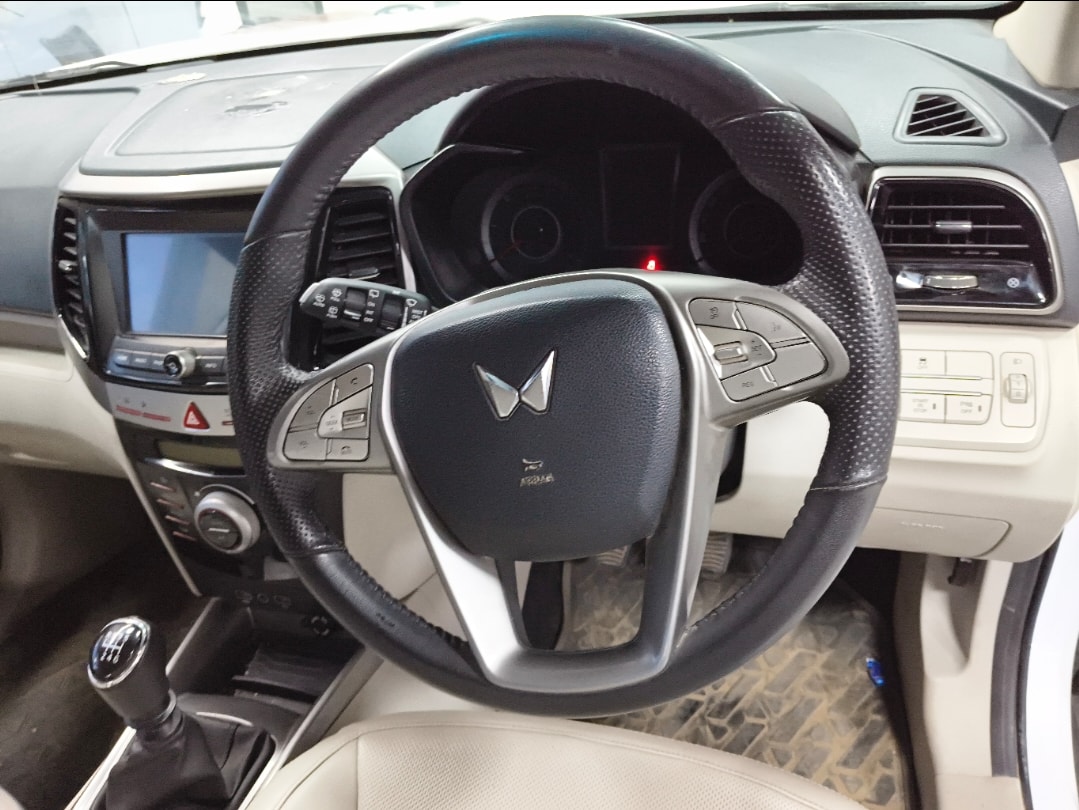 Used 2023 Mahindra XUV300 Used 2023 Mahindra XUV300