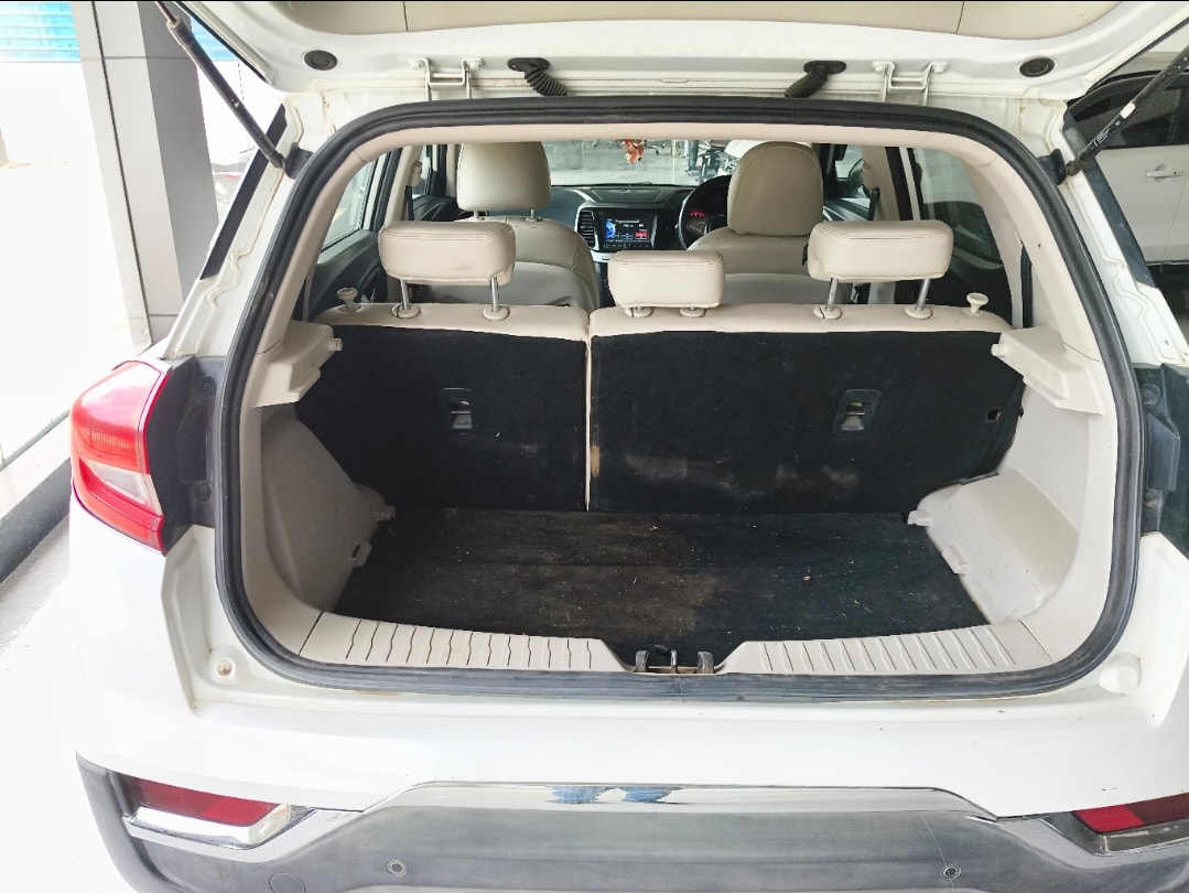 XUV300 image 9 XUV300 image 9