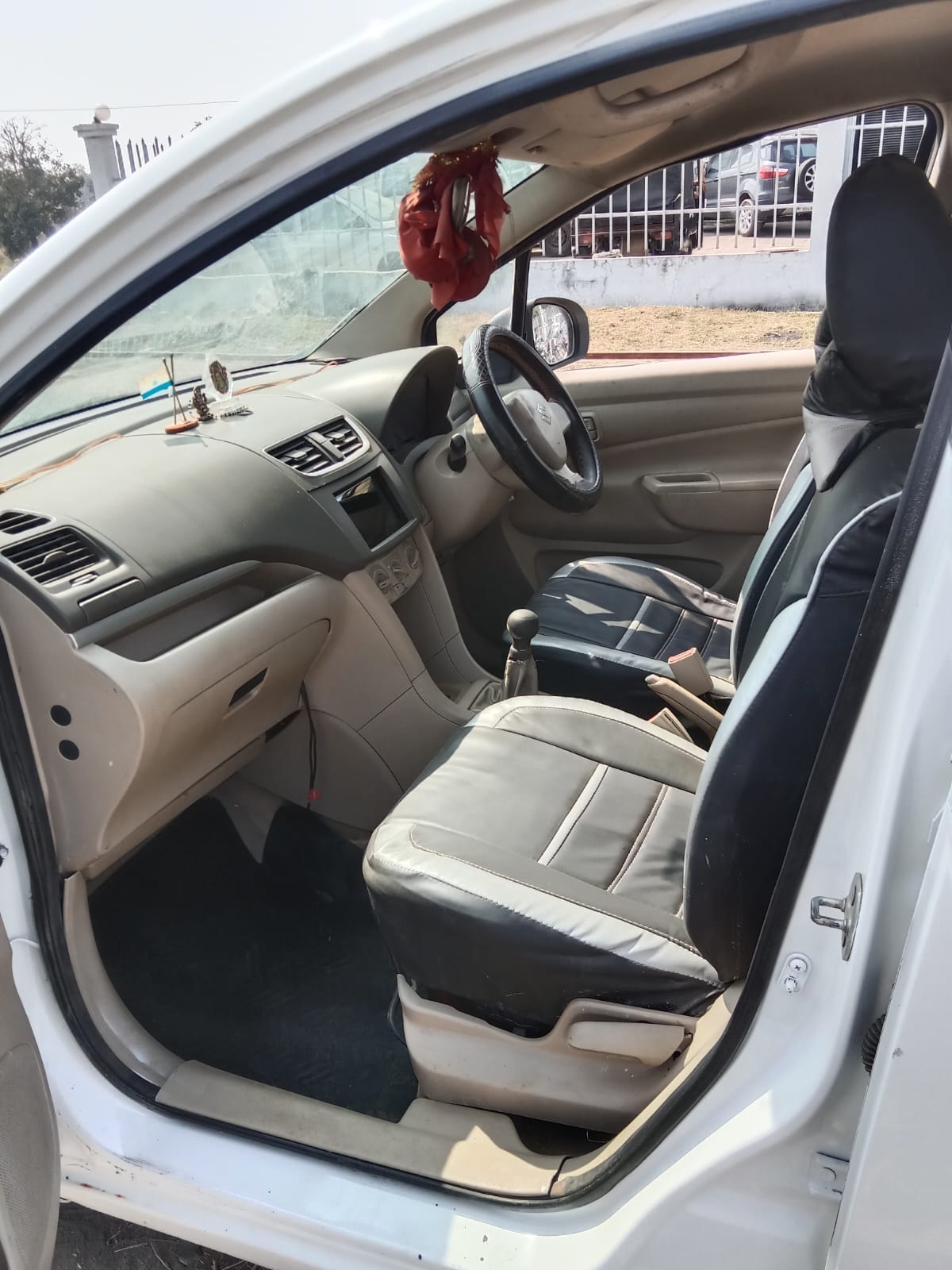 Ertiga image 13 Ertiga image 13