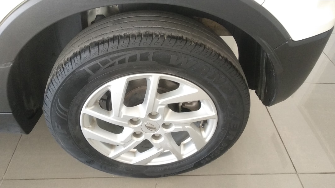 Used 2022 Mahindra XUV300 Used 2022 Mahindra XUV300