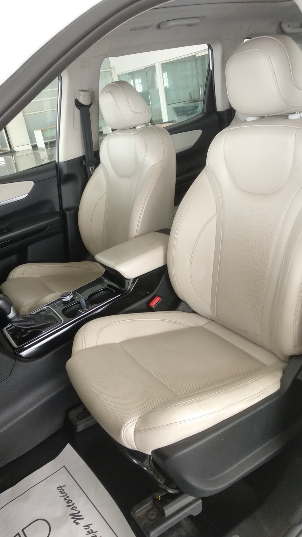 XUV700 image 12 XUV700 image 12