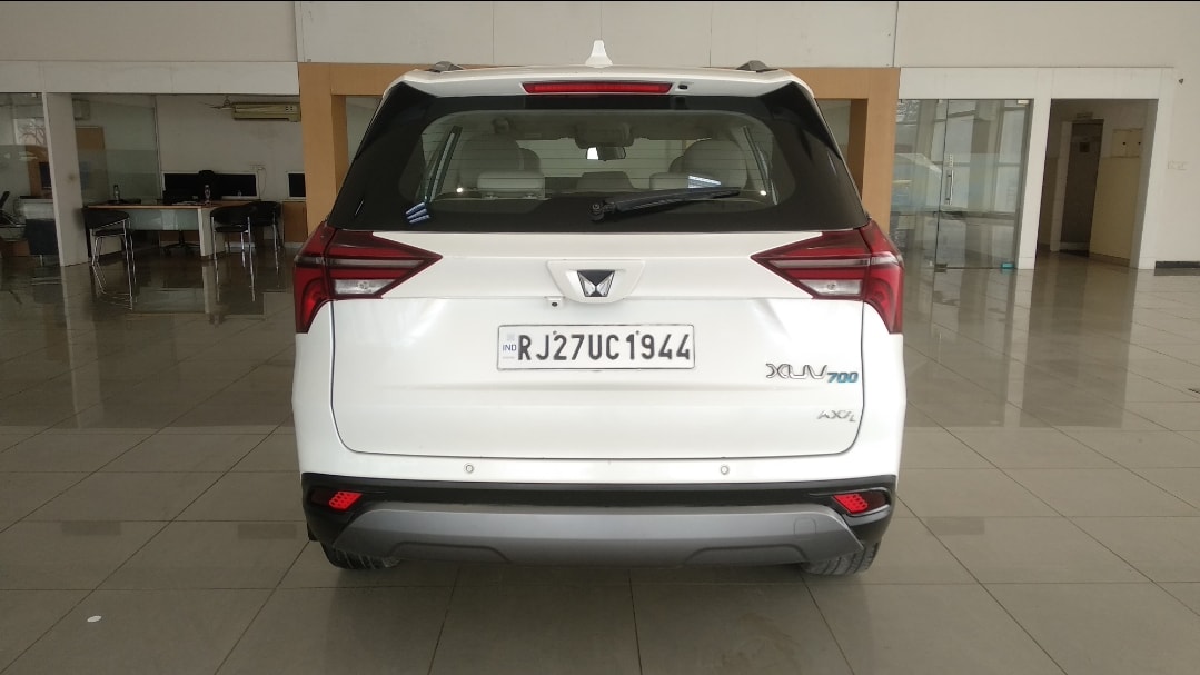 XUV700 image 3 XUV700 image 3