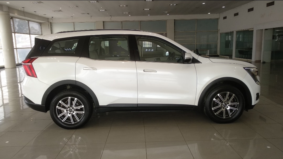 XUV700 image 4 XUV700 image 4