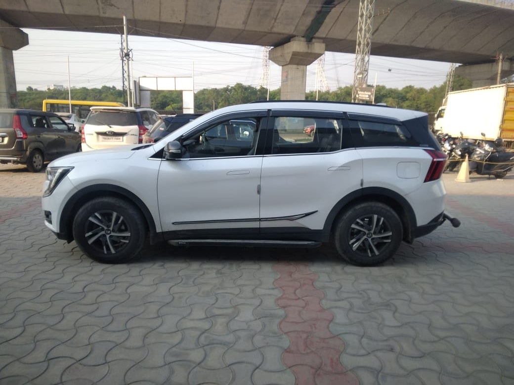 XUV700 image 2 XUV700 image 2