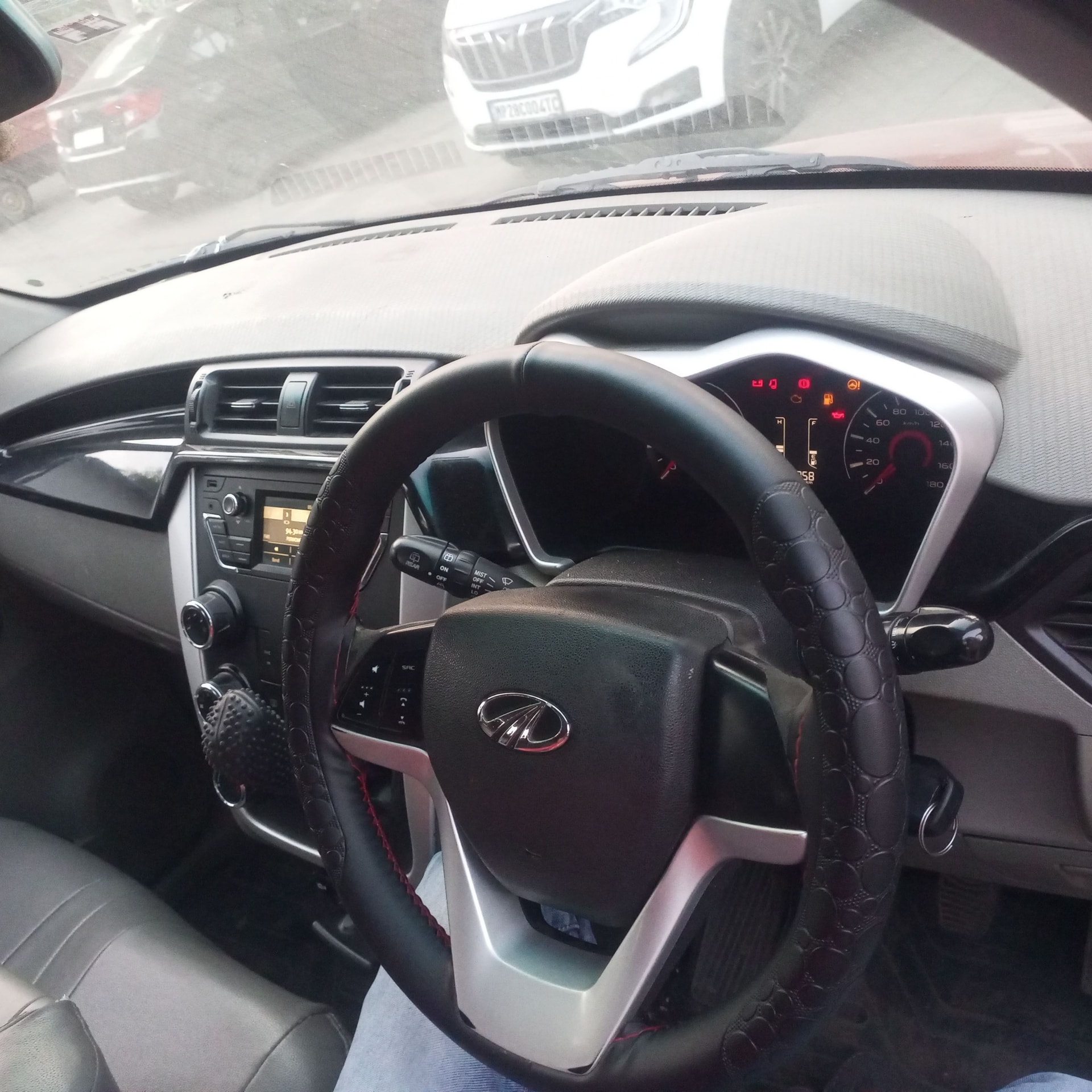 Used 2017 Mahindra KUV100 Used 2017 Mahindra KUV100