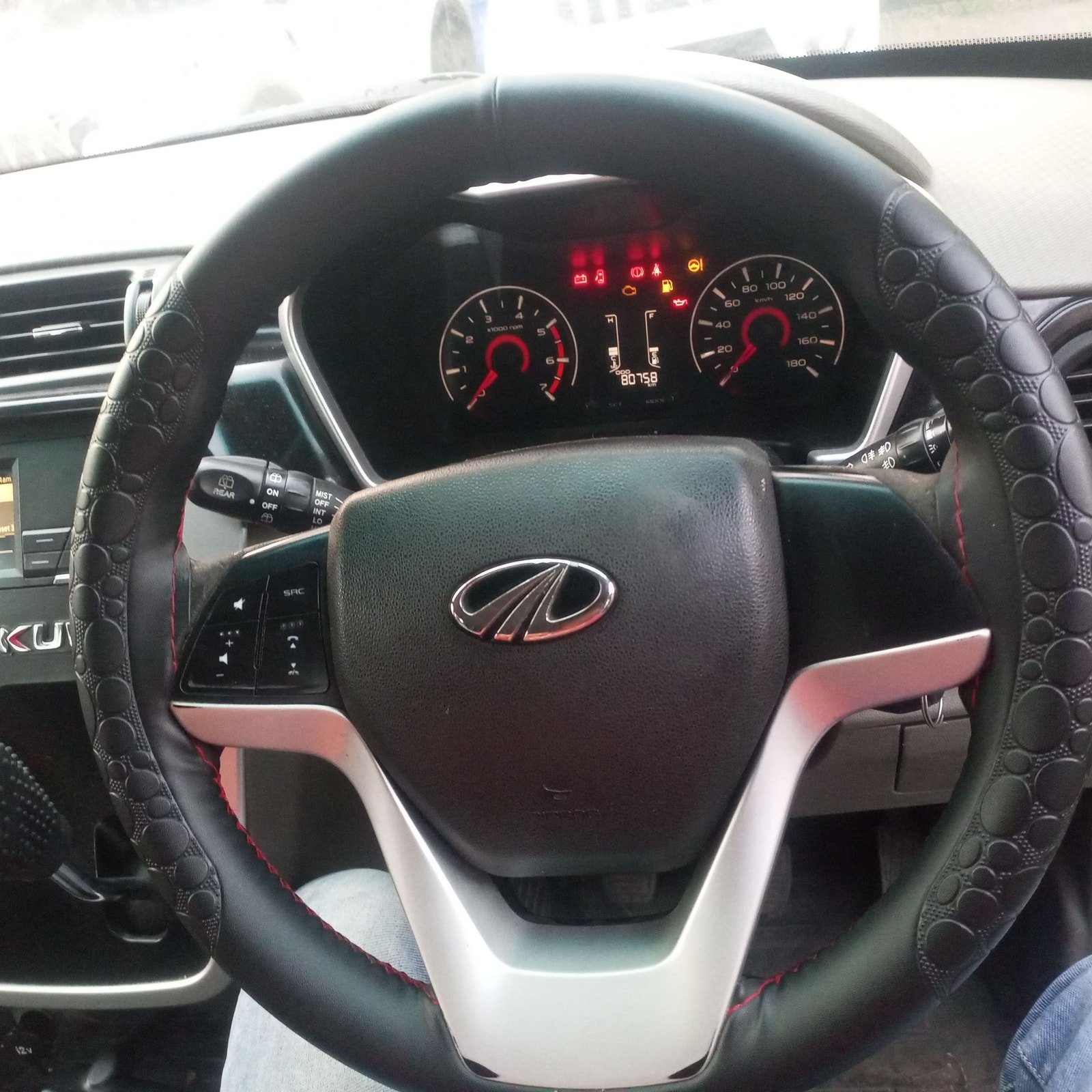 KUV100 image 13 KUV100 image 13