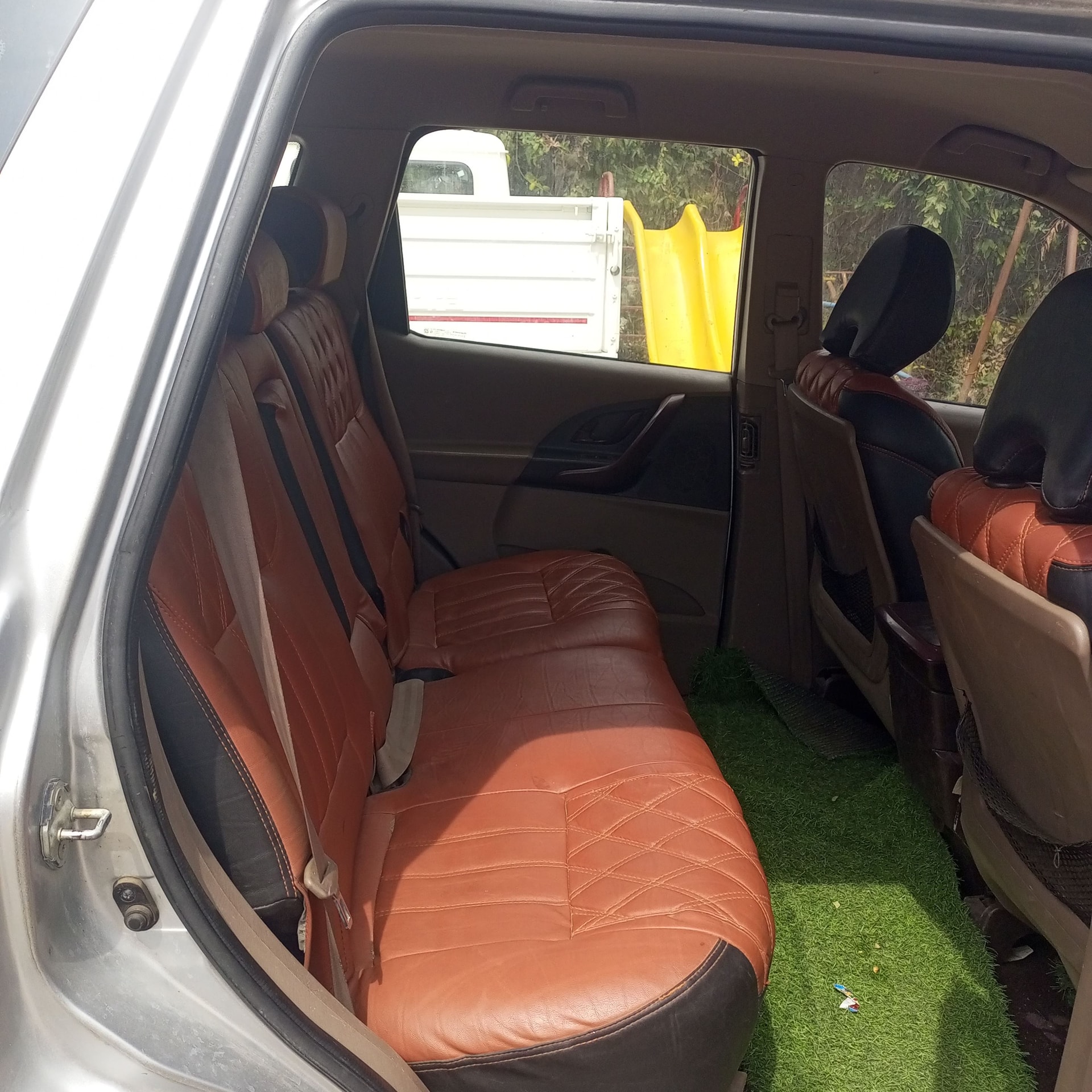 XUV500 image 15 XUV500 image 15