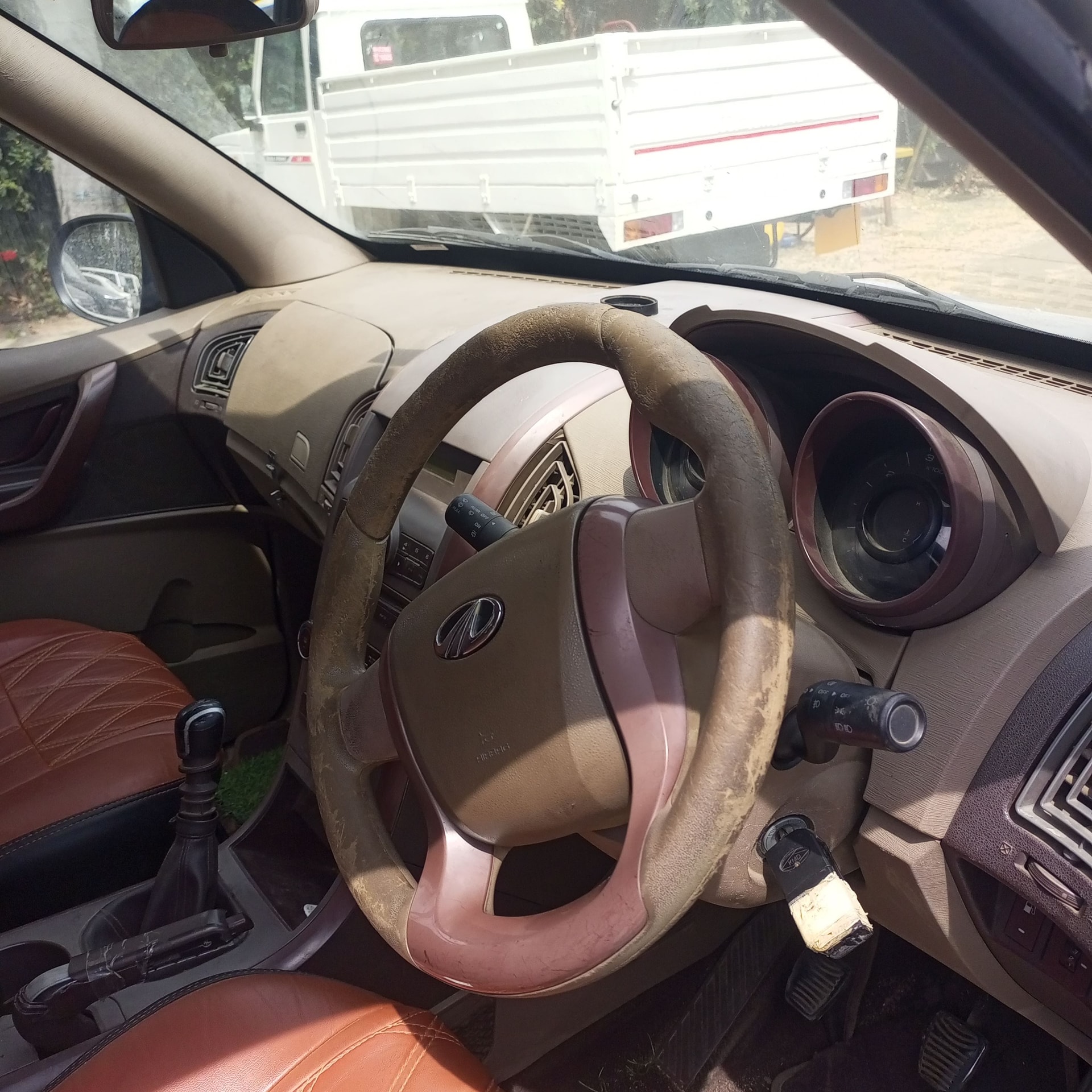 XUV500 image 12 XUV500 image 12