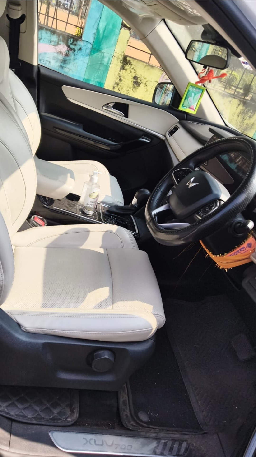 XUV700 image 1 XUV700 image 1