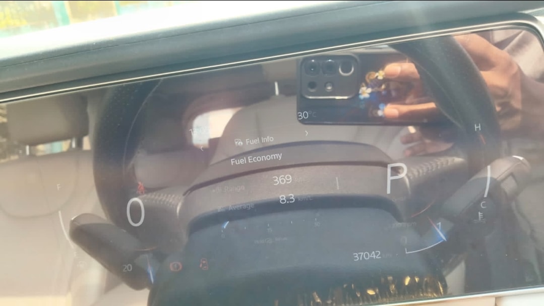 XUV700 image 10 XUV700 image 10