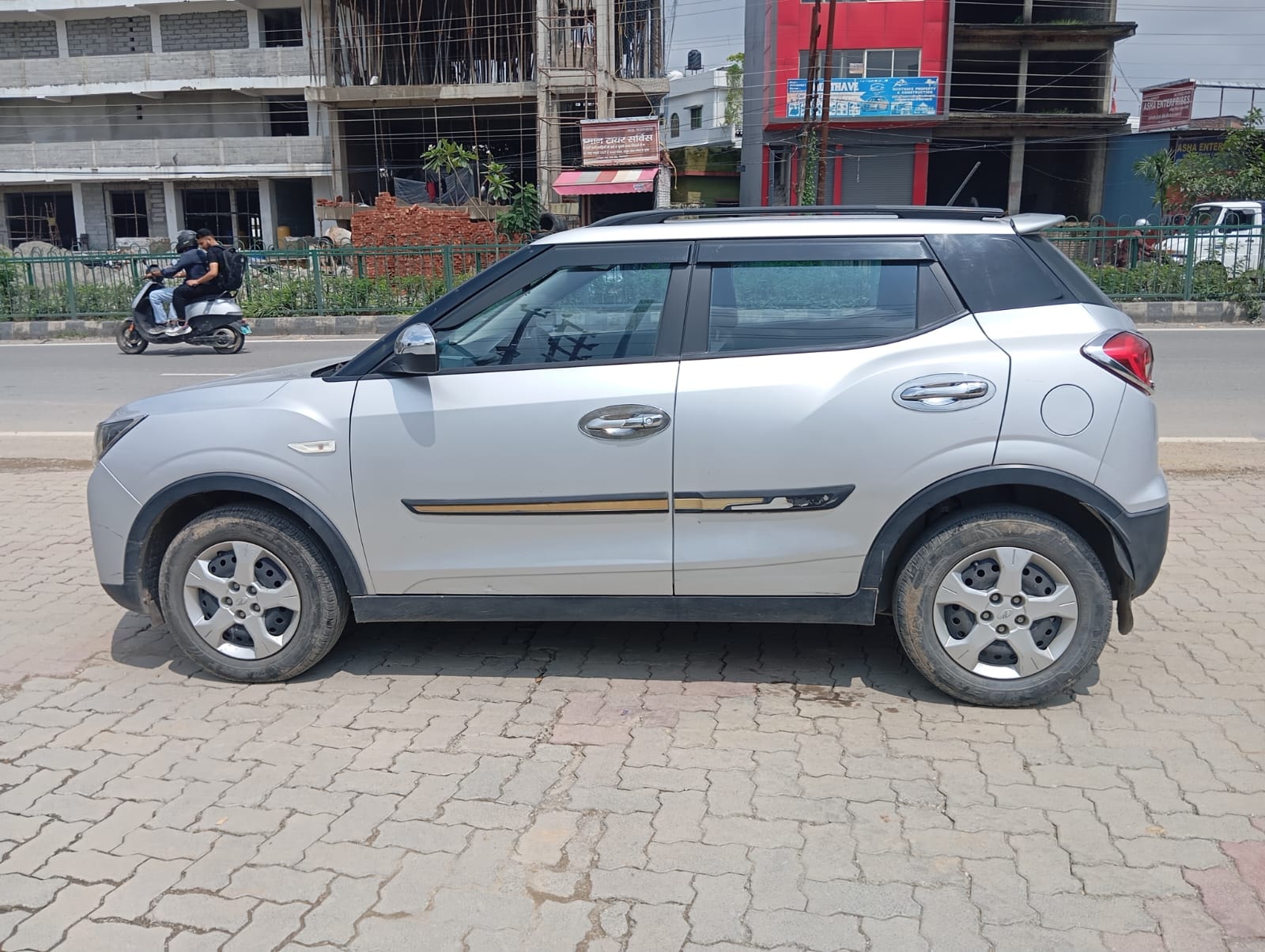 XUV300 image 2 XUV300 image 2