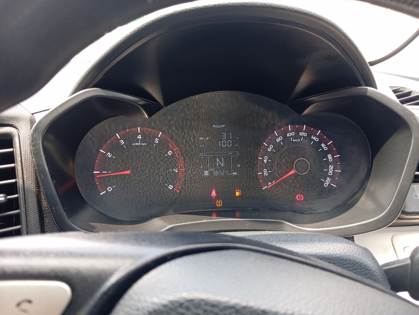 XUV300 image 9 XUV300 image 9