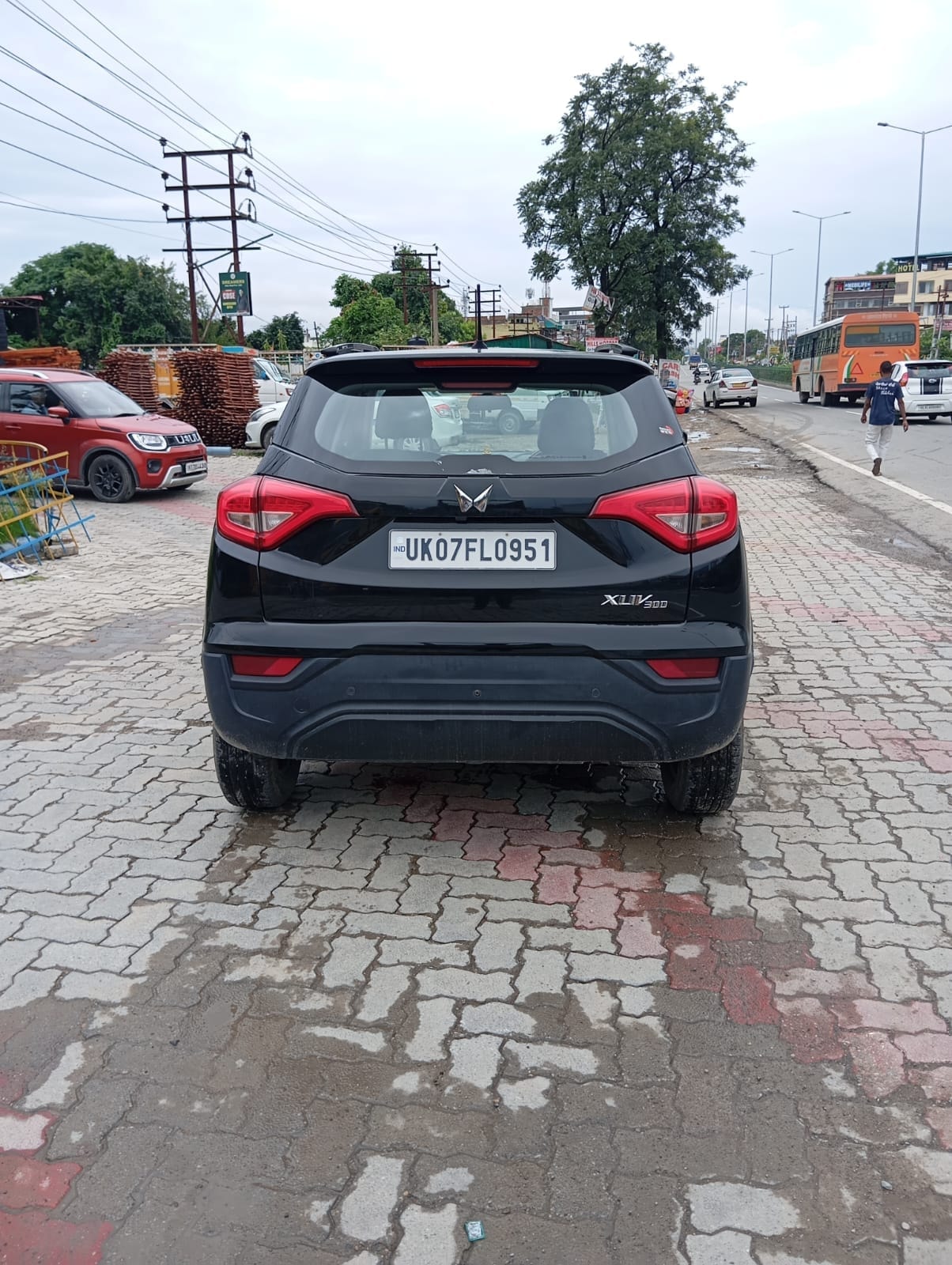 XUV300 image 4 XUV300 image 4