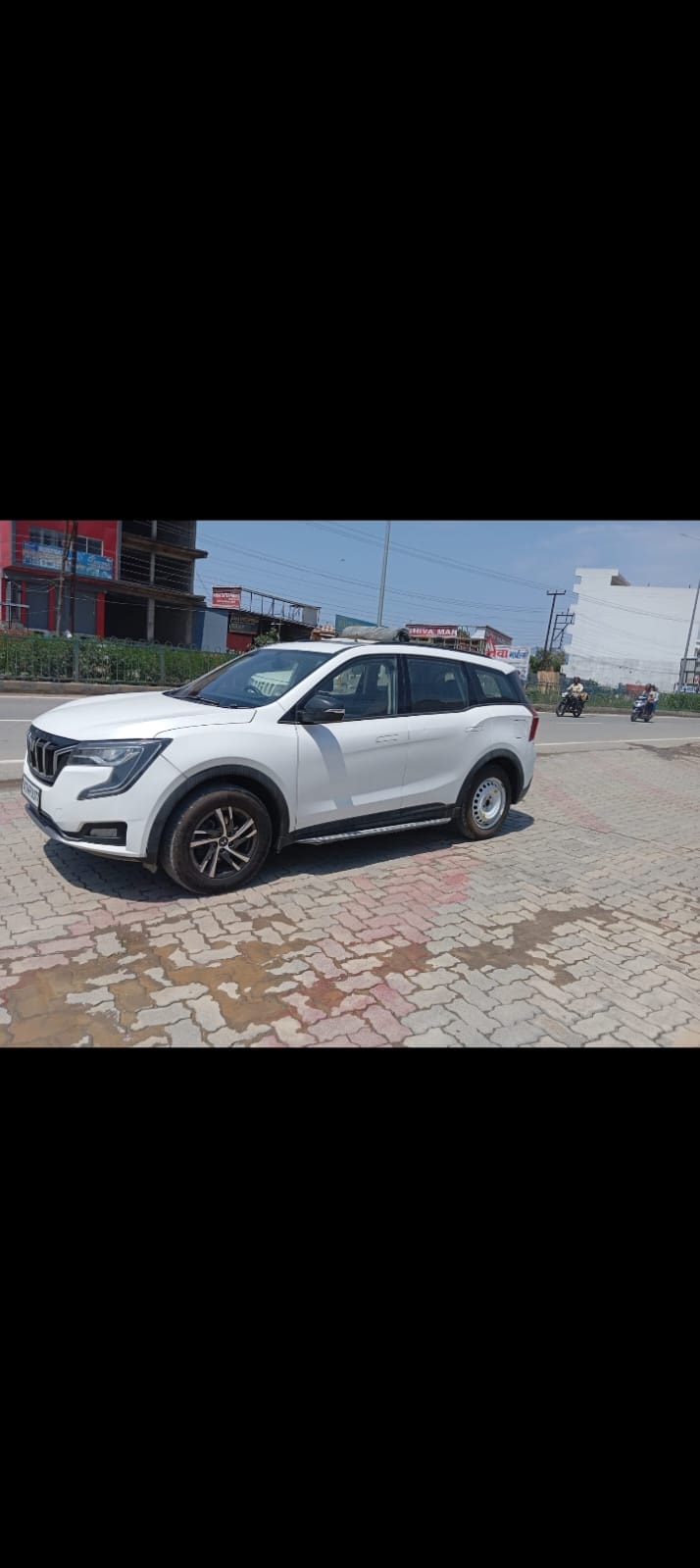 Used 2022 Mahindra XUV700 Used 2022 Mahindra XUV700