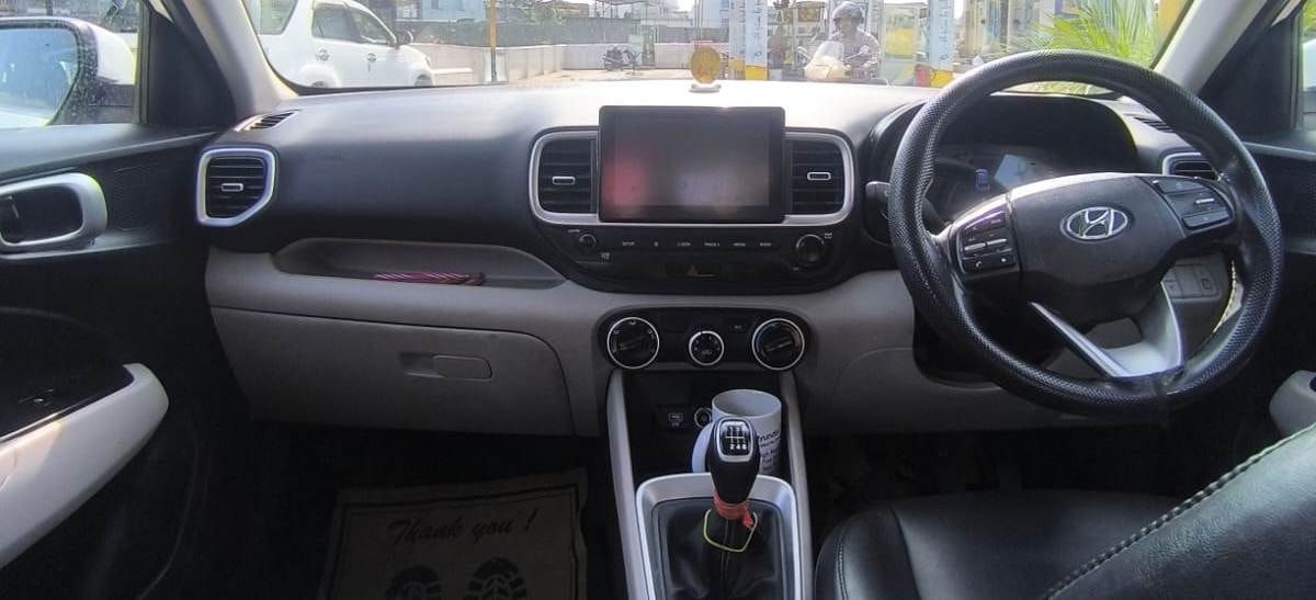 Used 2024 Hyundai Venue Used 2024 Hyundai Venue