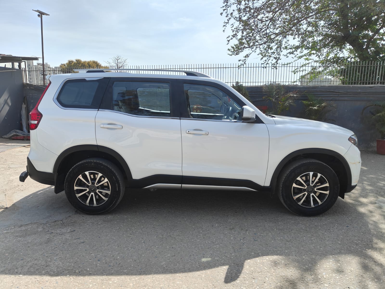 Scorpio-N image 3 Scorpio-N image 3