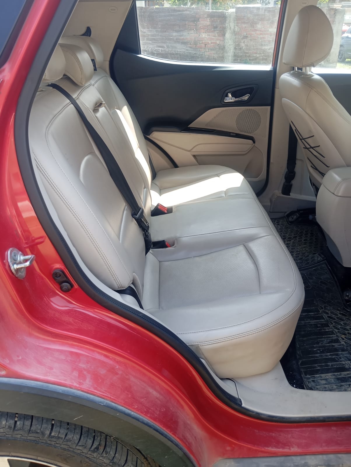 XUV300 image 10 XUV300 image 10