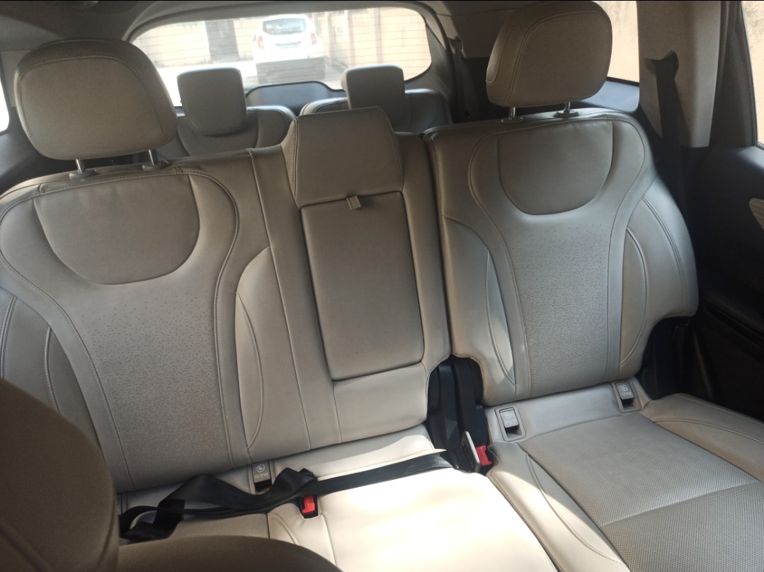 Used 2022 Mahindra XUV700 Used 2022 Mahindra XUV700