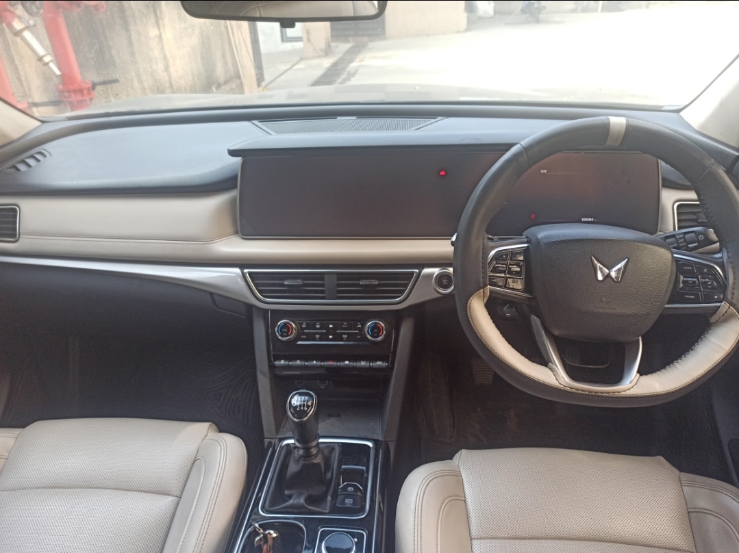 Used 2022 Mahindra XUV700 Used 2022 Mahindra XUV700