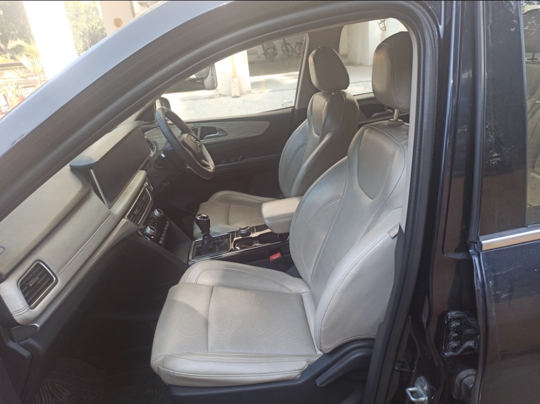 Used 2022 Mahindra XUV700 Used 2022 Mahindra XUV700