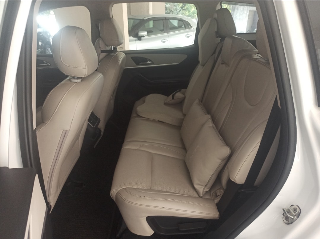 Used 2023 Mahindra XUV700 Used 2023 Mahindra XUV700