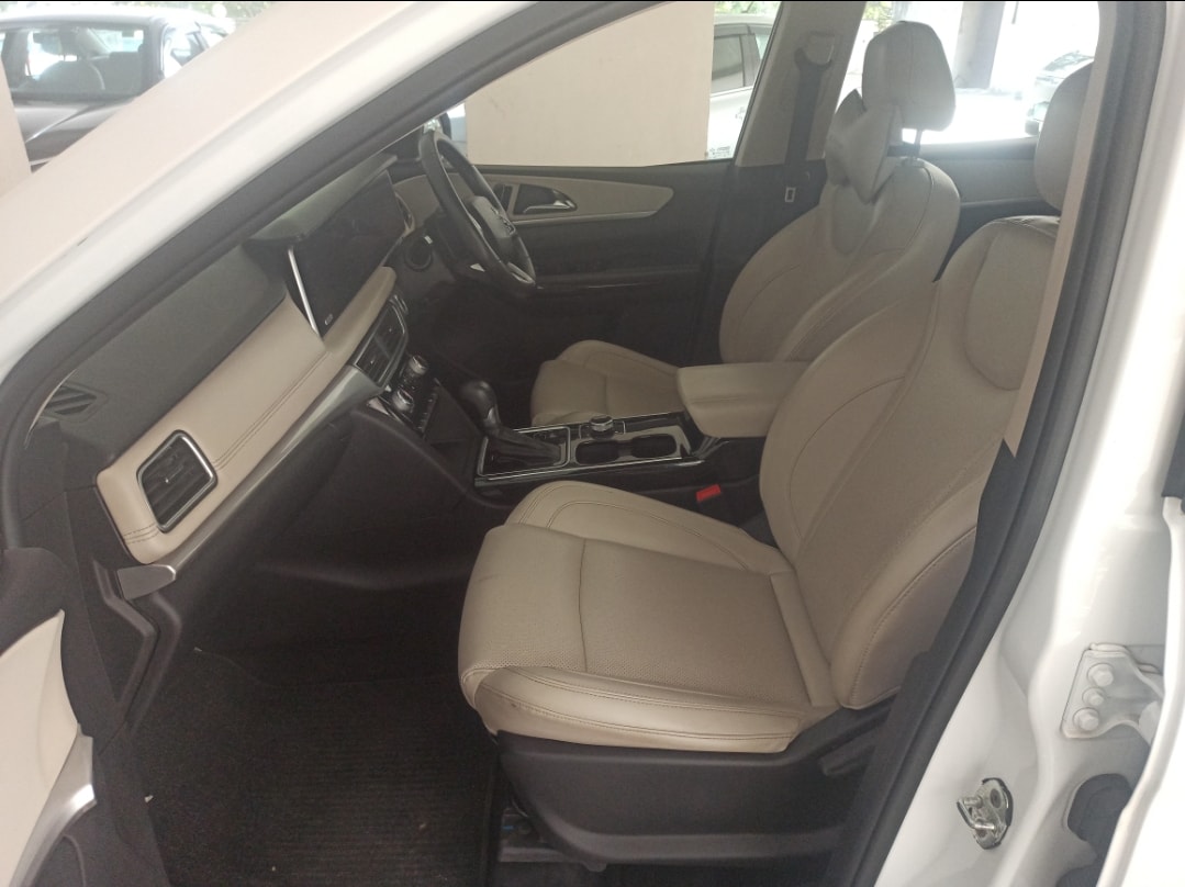 Used 2023 Mahindra XUV700 Used 2023 Mahindra XUV700