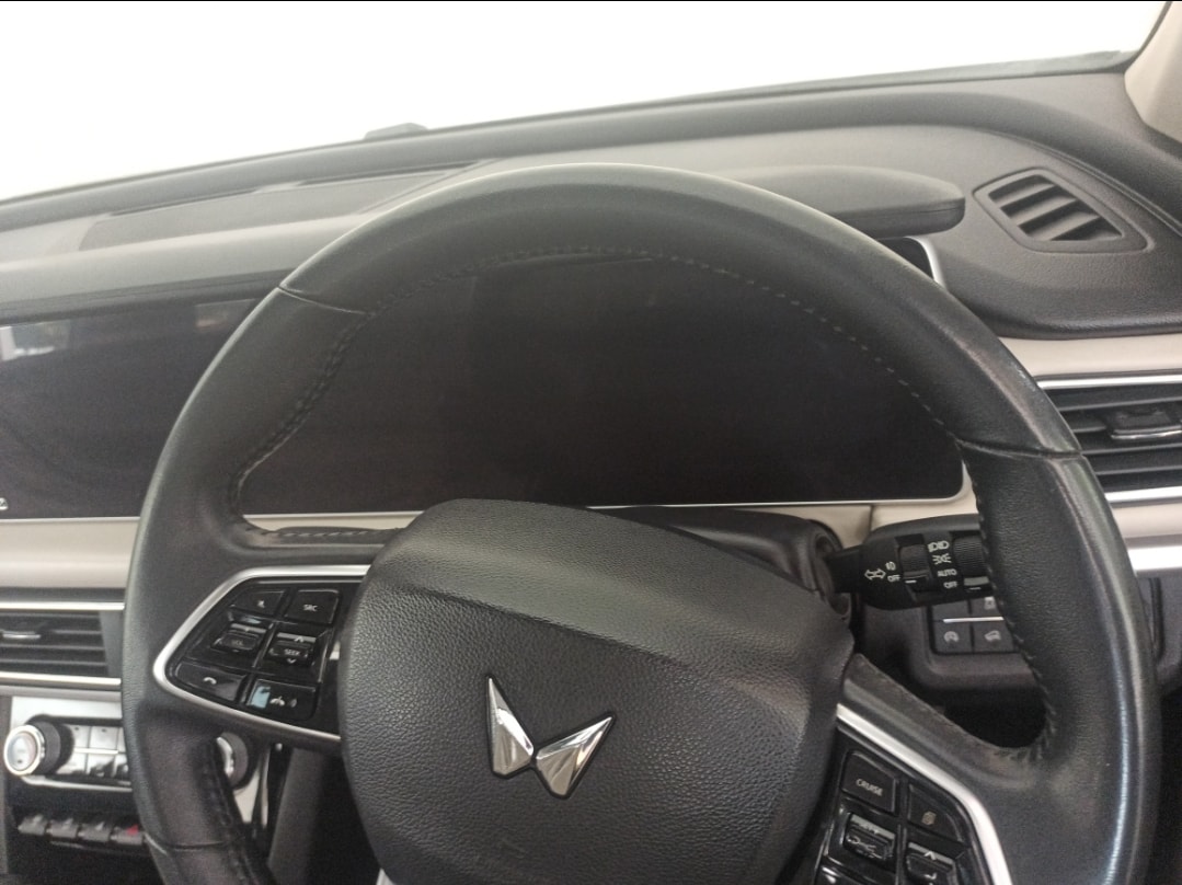 Used 2023 Mahindra XUV700 Used 2023 Mahindra XUV700