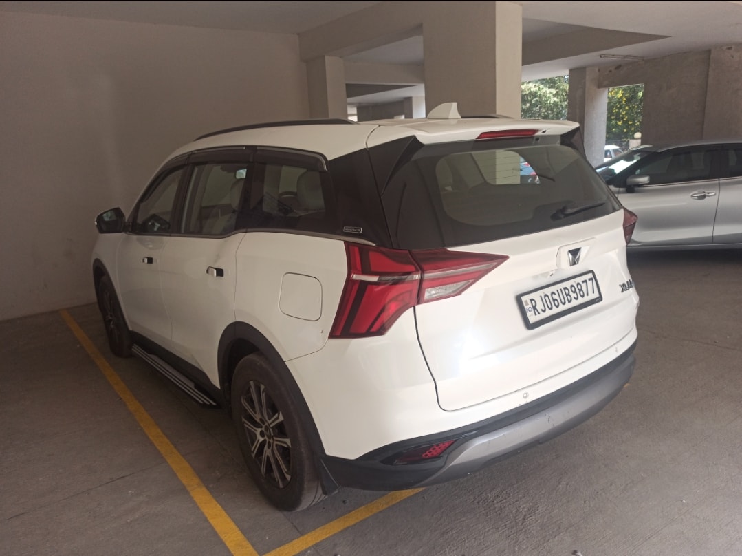 XUV700 image 3 XUV700 image 3