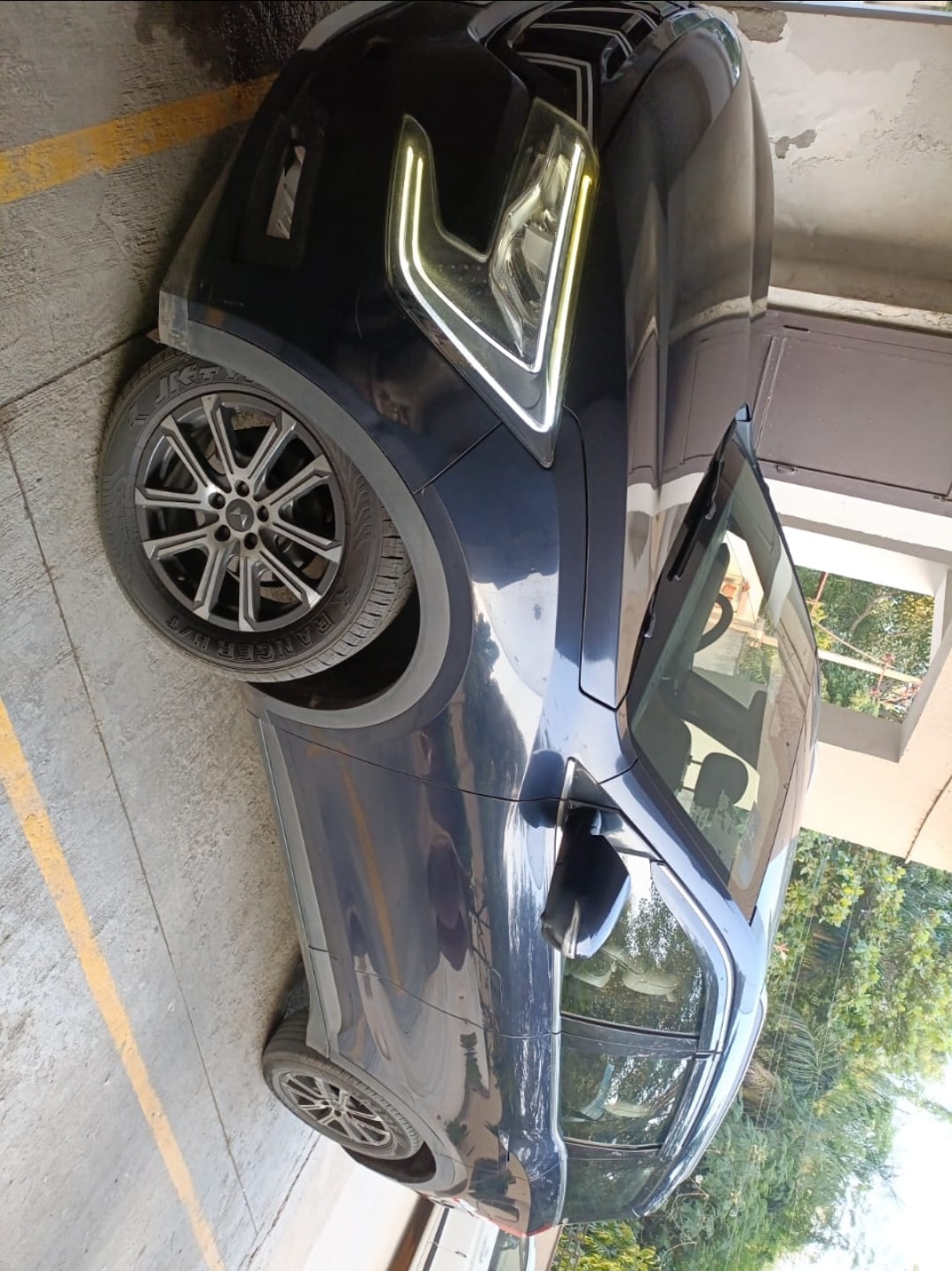 Used 2021 Mahindra XUV700 Used 2021 Mahindra XUV700