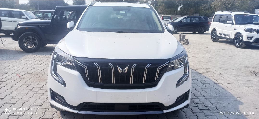 XUV700 image 1 XUV700 image 1