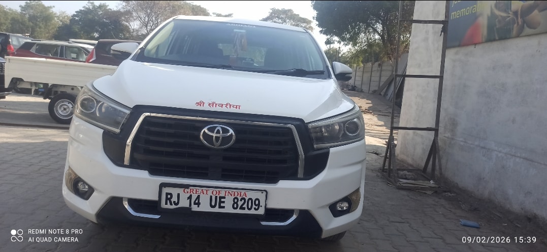Used 2016 Toyota Innova Crysta Used 2016 Toyota Innova Crysta