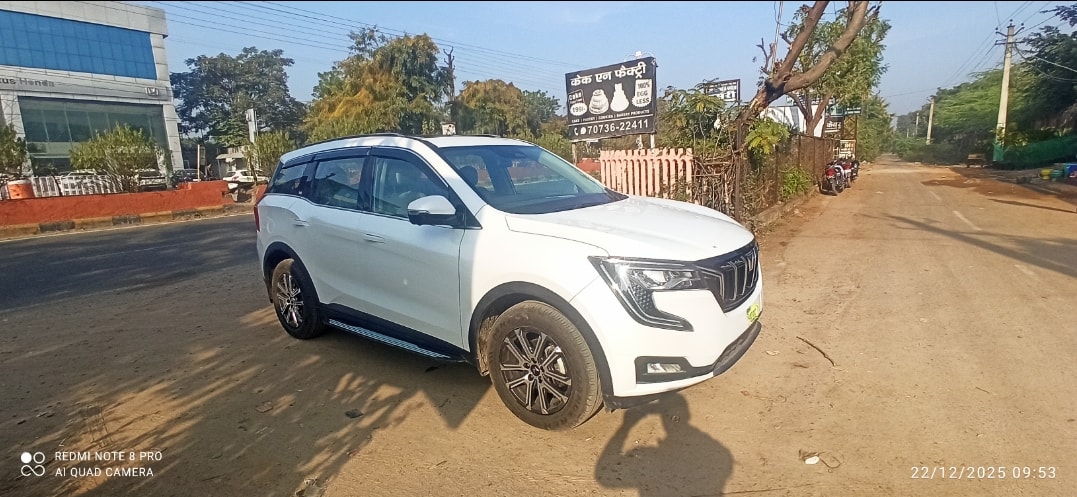 XUV700 image 2 XUV700 image 2