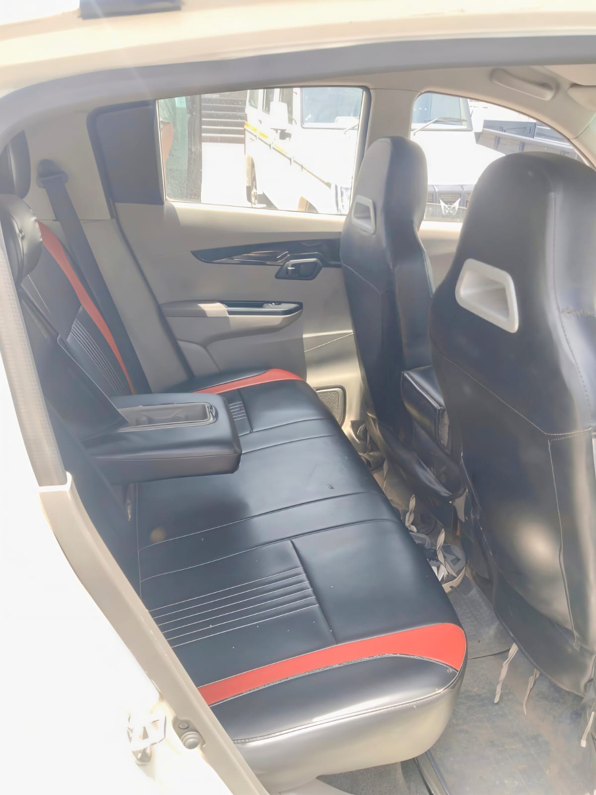 Used 2017 Mahindra KUV100 Used 2017 Mahindra KUV100