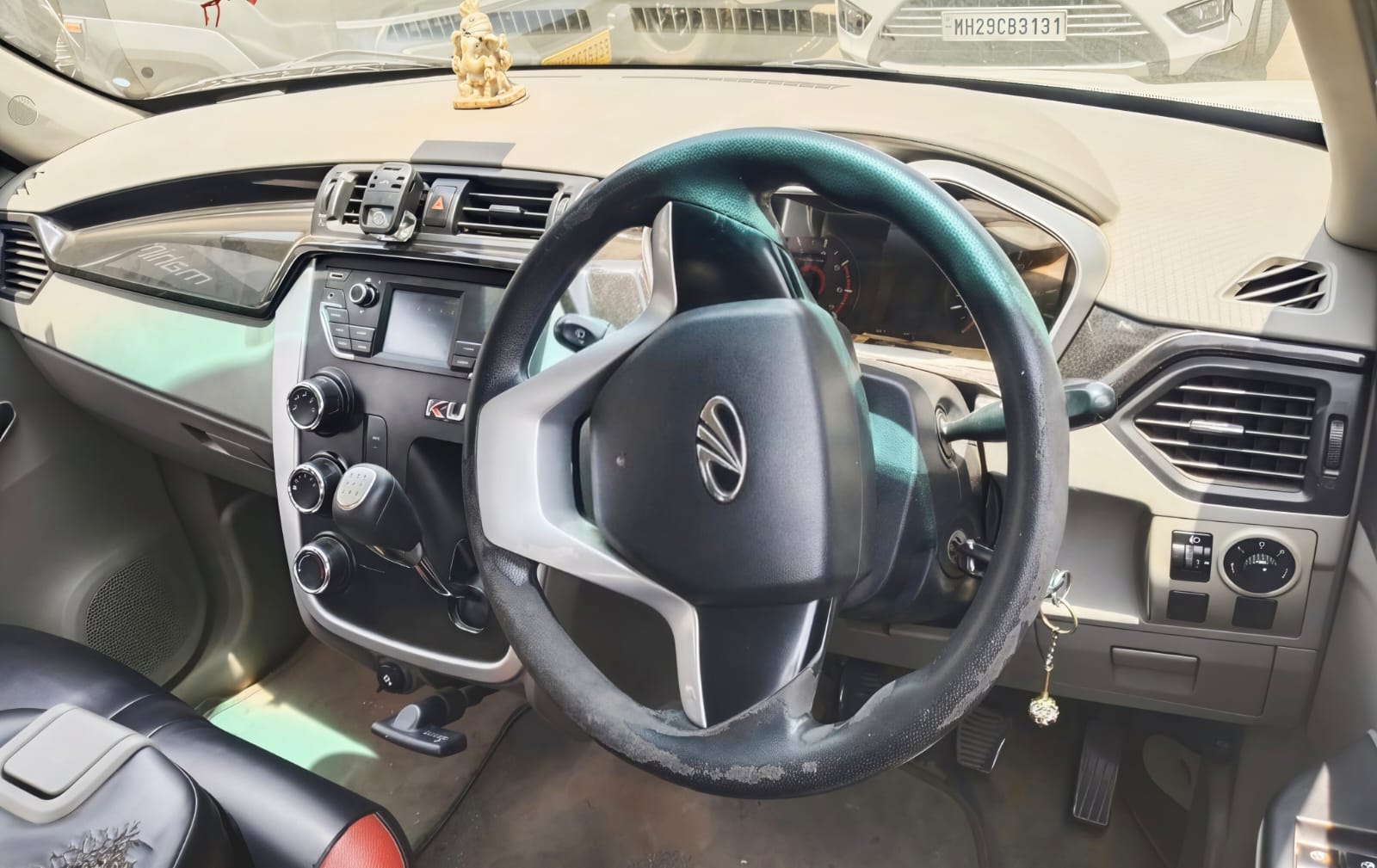 Used 2017 Mahindra KUV100 Used 2017 Mahindra KUV100