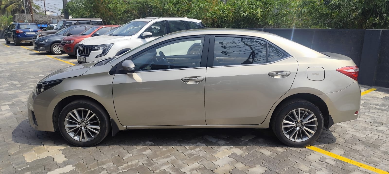 Corolla Altis image 2 Corolla Altis image 2